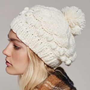 Free People Bobble Knit Pom Pom Beret Beanie Hat in Cream/Ivory OS
